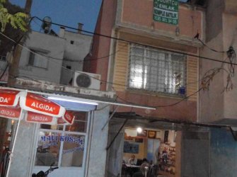Kilis Odun Pazarı Civarı Yaren Lokanta Yanında 2 Katlı Altı Dükkan Komple Satılık Müstakil Ev