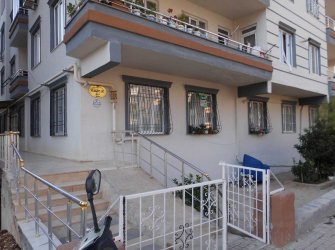 Kilis Merkez'de Satılık Nurkent Apt'da Yüksek Giriş