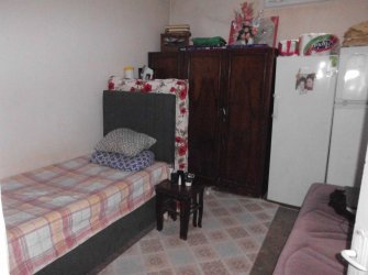 KİLİSTE POLATPAŞA MAHALLESİNDE ASLANBEY İLKOKULU YANINDA SATILIK MÜSTAKİL DOĞALGAZLI EV