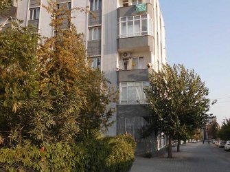 KİLİS ESKİ BEŞEVLER EKREMÇETİN BLOKLARINDA 2 BALKONLU  SATILIK DAİRE