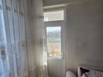 KİLİS ESKİ BEŞEVLER EKREMÇETİN BLOKLARINDA 2 BALKONLU  SATILIK DAİRE