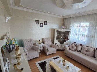 KİLİS ESKİ BEŞEVLER EKREMÇETİN BLOKLARINDA 2 BALKONLU  SATILIK DAİRE