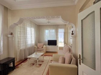KİLİS ESKİ BEŞEVLER EKREMÇETİN BLOKLARINDA 2 BALKONLU  SATILIK DAİRE