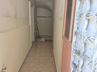 KİLİS'TE KERVAN DÖNER ARKASINDA GİRİŞ KATTA  SATILIK TEMİZ EV